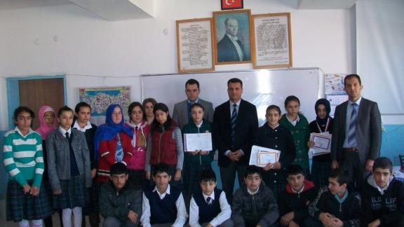 İlçe Milli Eğitim Müdürü Atatürk İlkokulu ve Atatürk Ortaokulu Karne Törenlerine Katıldı